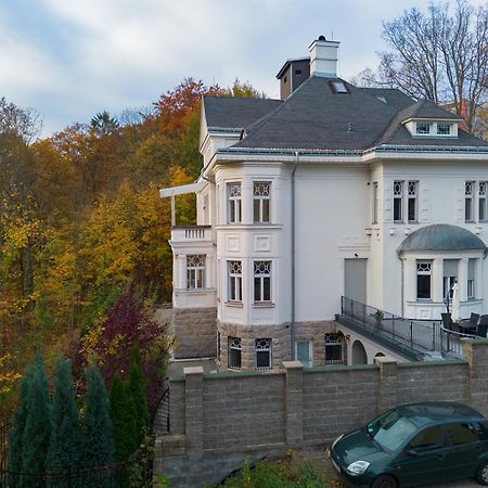 Ertlova Vila Jablonec nad Nisou Exteriör bild