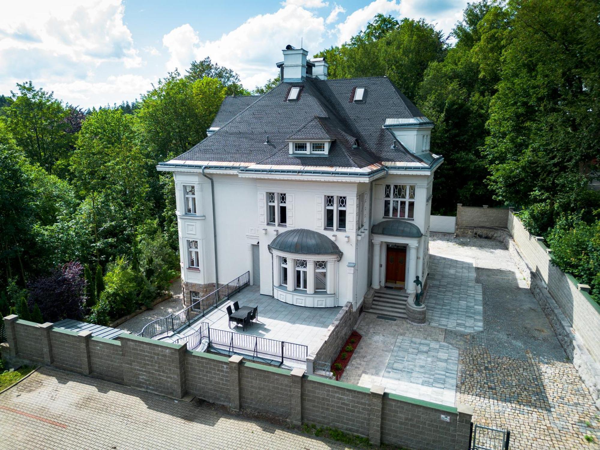 Ertlova Vila Jablonec nad Nisou Exteriör bild