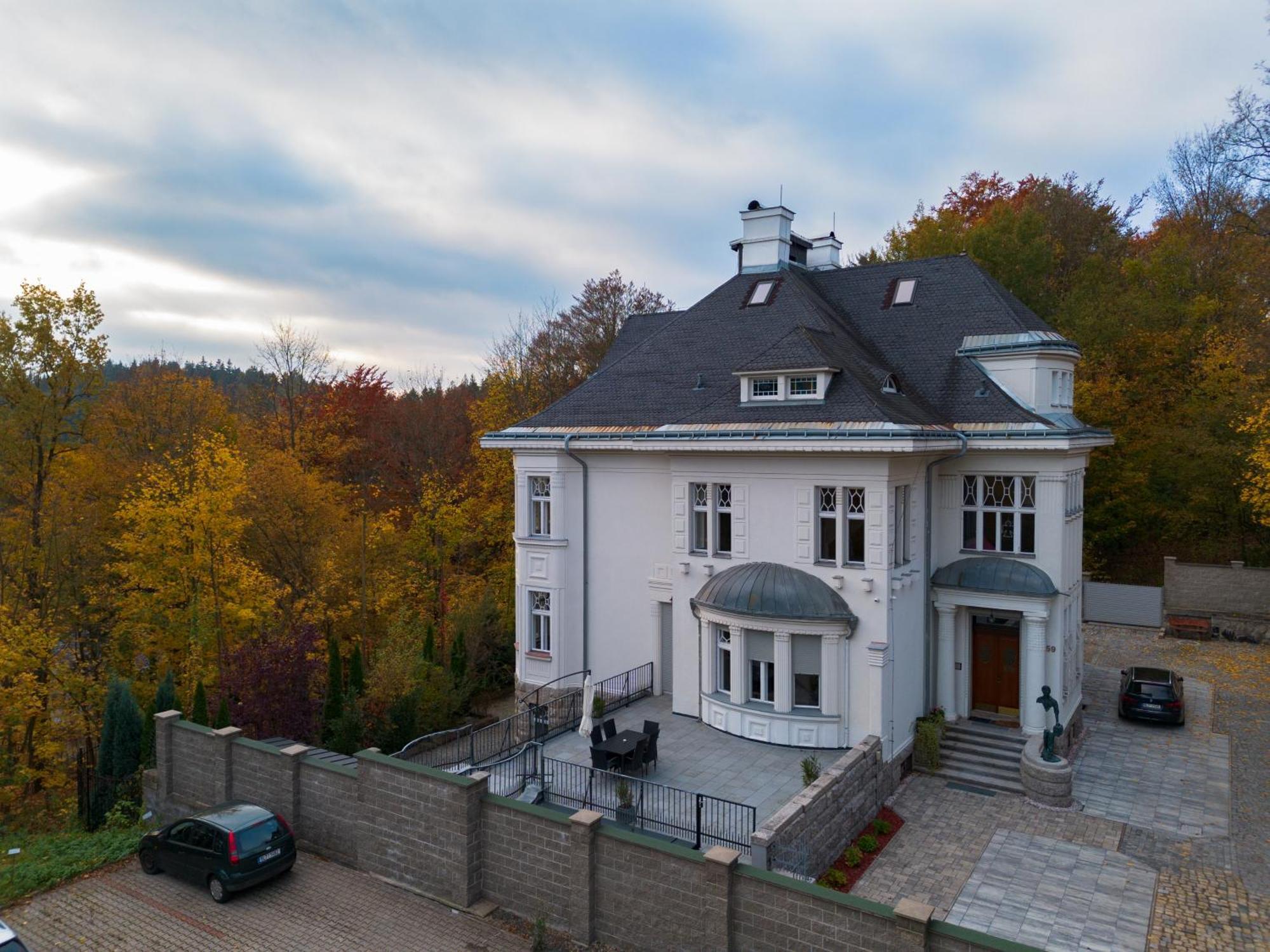 Ertlova Vila Jablonec nad Nisou Exteriör bild